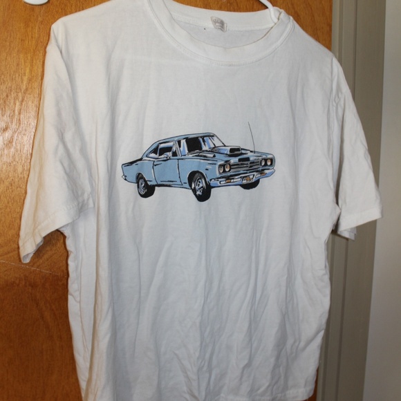 Brandy Melville Tops - Brandy Melville car graphic tee